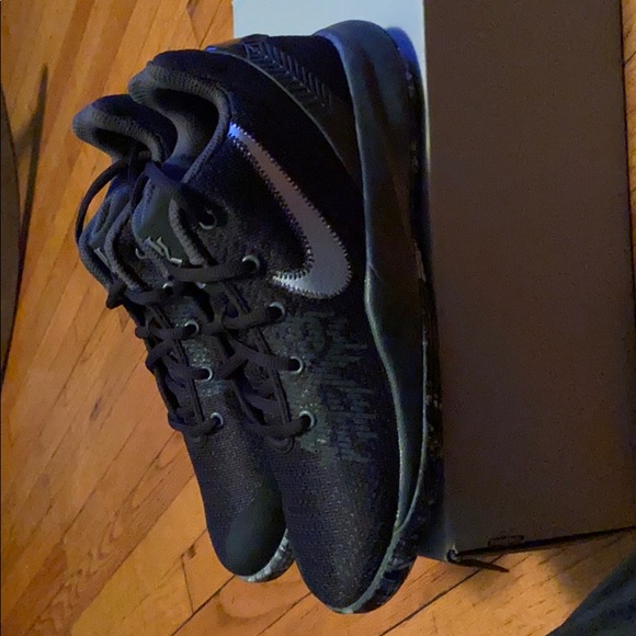 Nike Kyrie flytraps - Picture 2 of 5